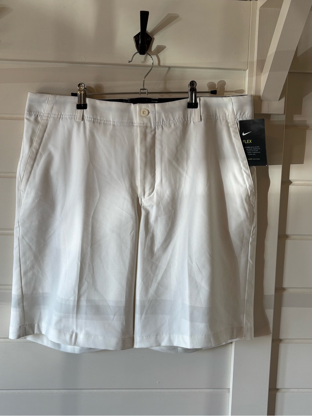 NWT Nike Men’s White Flex Dri Fit Golf Shorts size 36”/ 10” inseam